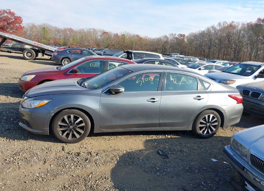Photo 13 of 2018 Nissan Altima 2.5 SL (VIN 1N4AL3AP9JC282413)