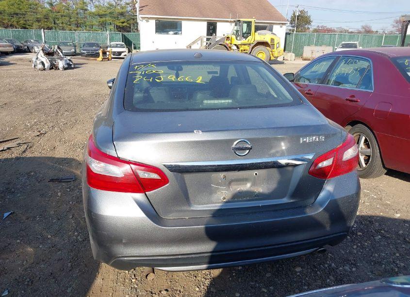 Photo 15 of 2018 Nissan Altima 2.5 SL (VIN 1N4AL3AP9JC282413)