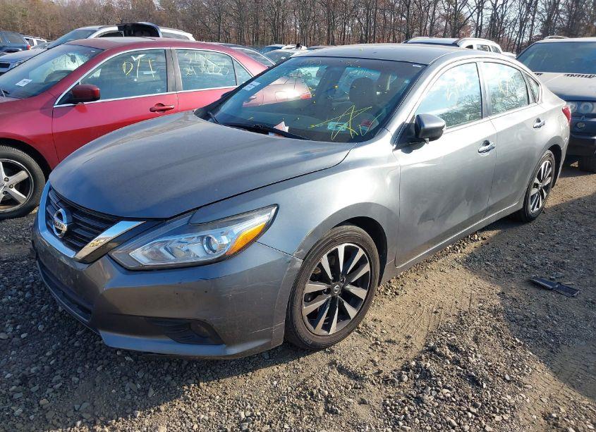 Photo 2 of 2018 Nissan Altima 2.5 SL (VIN 1N4AL3AP9JC282413)