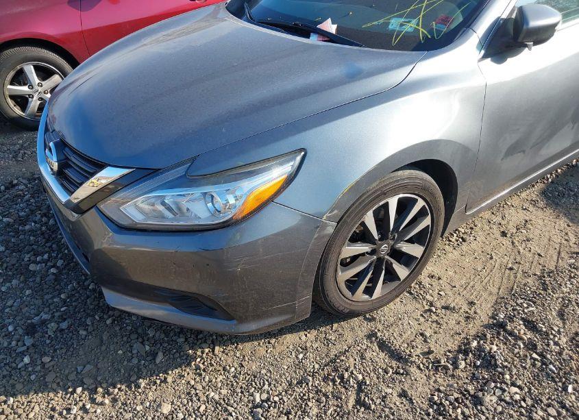 Photo 6 of 2018 Nissan Altima 2.5 SL (VIN 1N4AL3AP9JC282413)