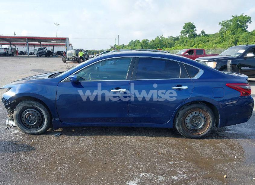 Photo 14 of 2018 Nissan Altima 2.5 SR (VIN 1N4AL3AP9JC282735)