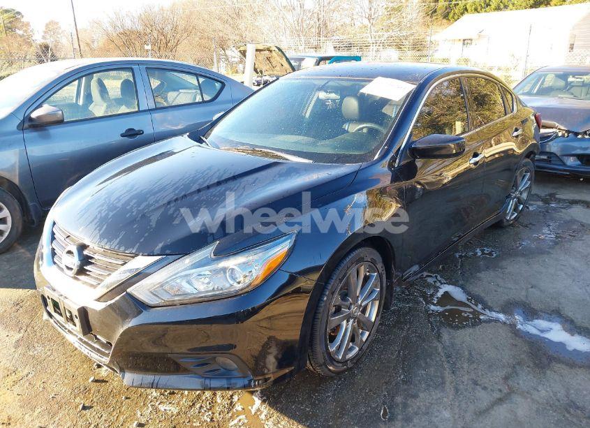 Photo 2 of 2018 Nissan Altima 2.5 SR (VIN 1N4AL3AP9JC291337)