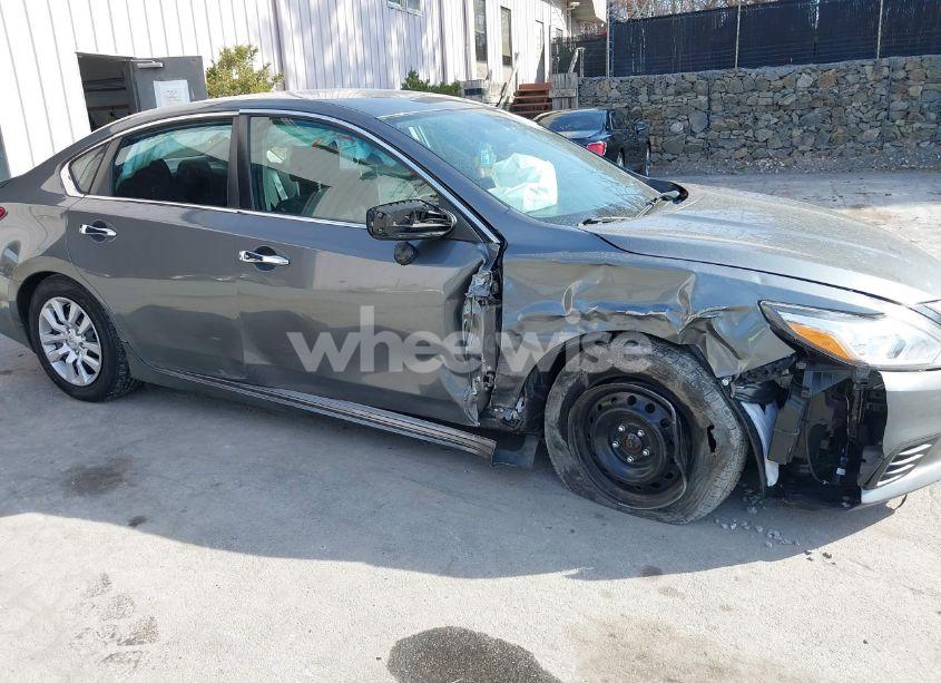 Photo 6 of 2018 Nissan Altima 2.5 S (VIN 1N4AL3AP9JC471076)