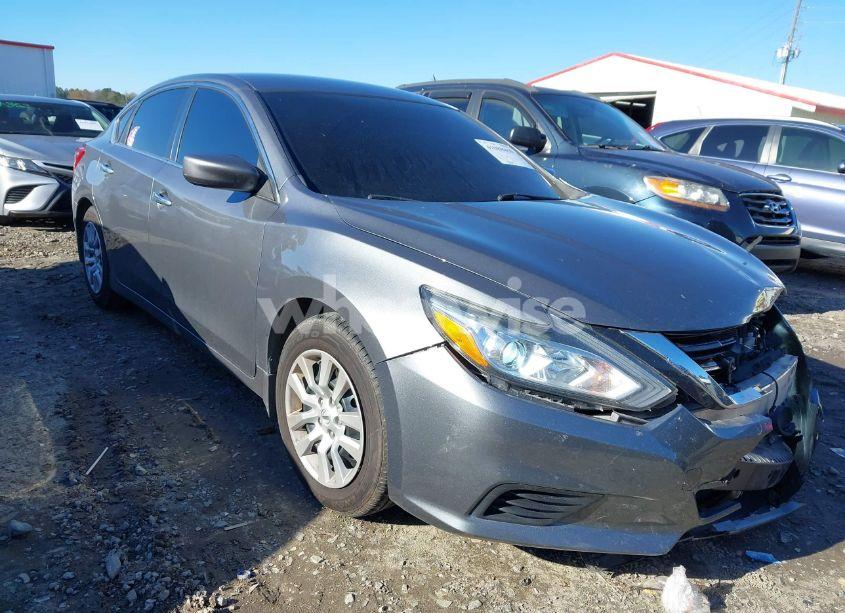 2018 Nissan Altima 2.5 S (VIN 1N4AL3AP9JC472082) main photo