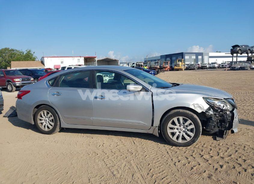 Photo 14 of 2018 Nissan Altima 2.5 S (VIN 1N4AL3AP9JC479971)