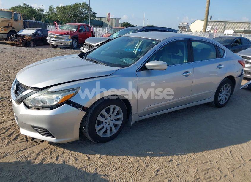 Photo 2 of 2018 Nissan Altima 2.5 S (VIN 1N4AL3AP9JC479971)