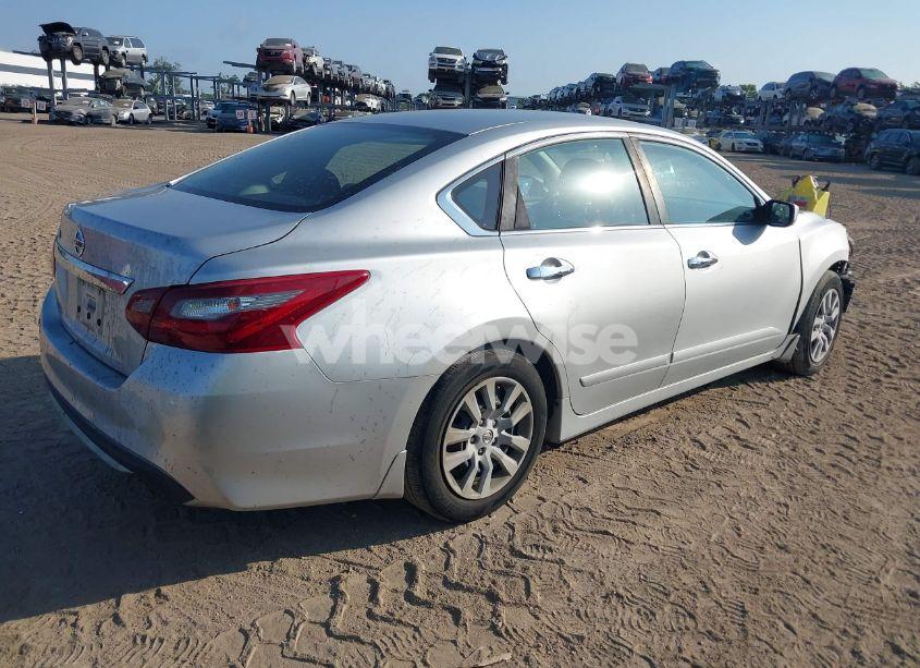 Photo 4 of 2018 Nissan Altima 2.5 S (VIN 1N4AL3AP9JC479971)