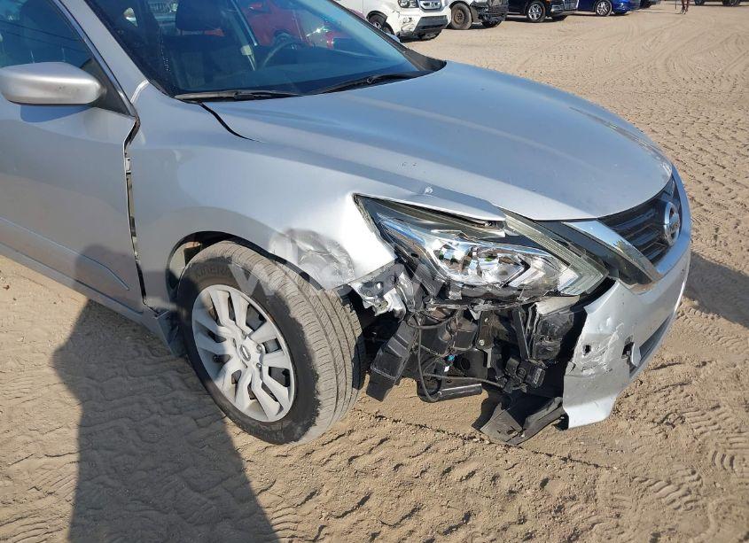 Photo 6 of 2018 Nissan Altima 2.5 S (VIN 1N4AL3AP9JC479971)