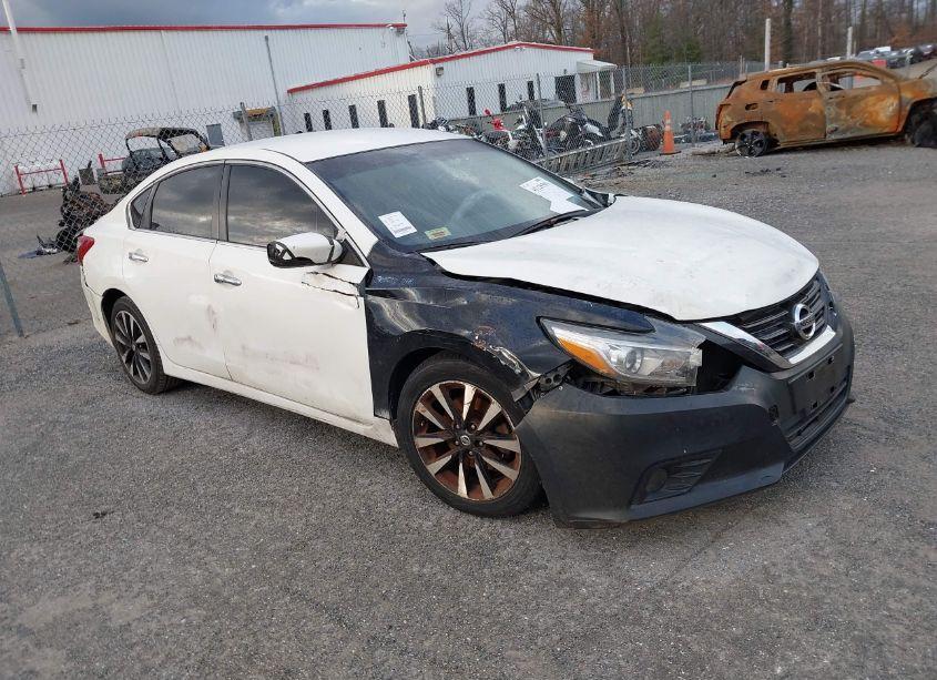 2018 Nissan Altima 2.5 SV (VIN 1N4AL3APOJC269663) main photo