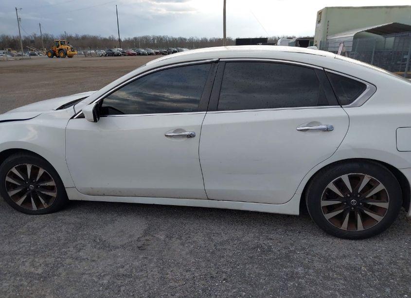 Photo 13 of 2018 Nissan Altima 2.5 SV (VIN 1N4AL3APOJC269663)