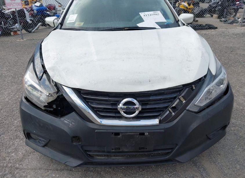 Photo 6 of 2018 Nissan Altima 2.5 SV (VIN 1N4AL3APOJC269663)