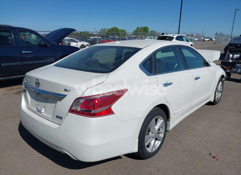 Photo 4 of 2013 Nissan Altima 2.5 SV (VIN 1N4AL3APXDC268993)