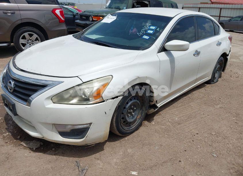 Photo 2 of 2013 Nissan Altima 2.5 S (VIN 1N4AL3APXDN439164)