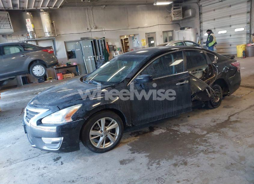 Photo 2 of 2013 Nissan Altima 2.5 SV (VIN 1N4AL3APXDN456563)