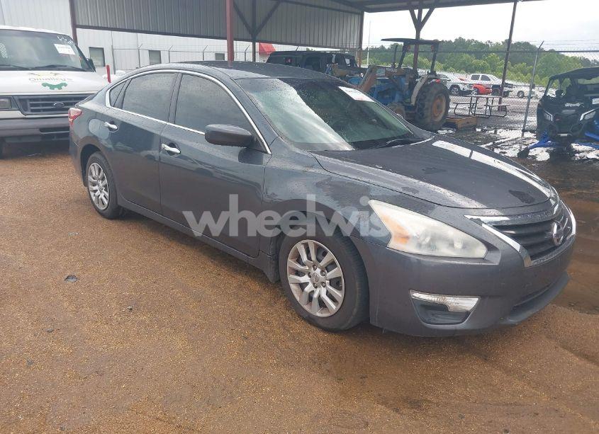 2013 Nissan Altima 2.5 S (VIN 1N4AL3APXDN484833) main photo