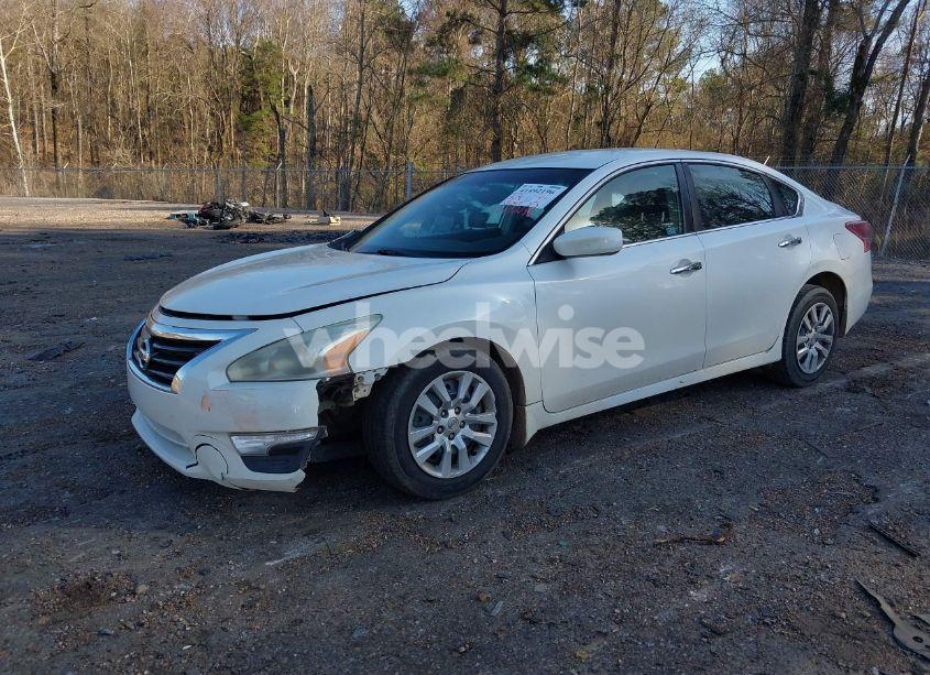 Photo 2 of 2013 Nissan Altima 2.5 S (VIN 1N4AL3APXDN495007)