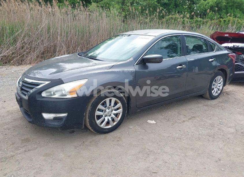 Photo 2 of 2013 Nissan Altima 2.5 S (VIN 1N4AL3APXDN500240)