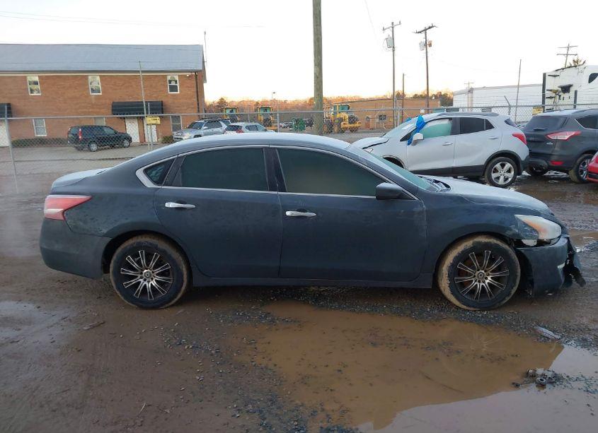 Photo 13 of 2013 Nissan Altima 2.5 S (VIN 1N4AL3APXDN536946)