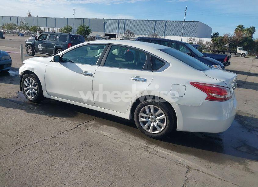 Photo 3 of 2013 Nissan Altima 2.5 S (VIN 1N4AL3APXDN558087)