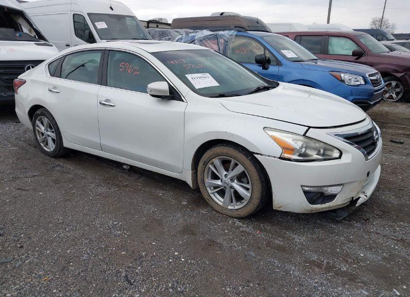 2014 Nissan Altima 2.5 SV (VIN 1N4AL3APXEN213644) main photo