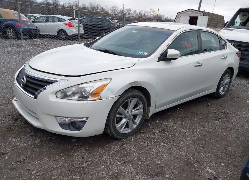 Photo 2 of 2014 Nissan Altima 2.5 SV (VIN 1N4AL3APXEN213644)