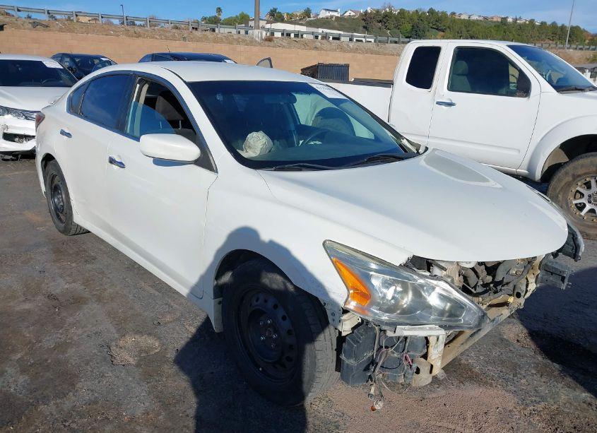 2014 Nissan Altima 2.5 S (VIN 1N4AL3APXEN377363) main photo