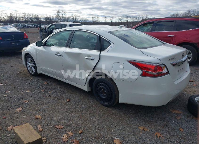 Photo 3 of 2015 Nissan Altima 2.5 SV (VIN 1N4AL3APXFC102699)