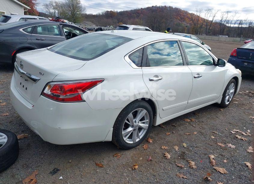 Photo 4 of 2015 Nissan Altima 2.5 SV (VIN 1N4AL3APXFC102699)