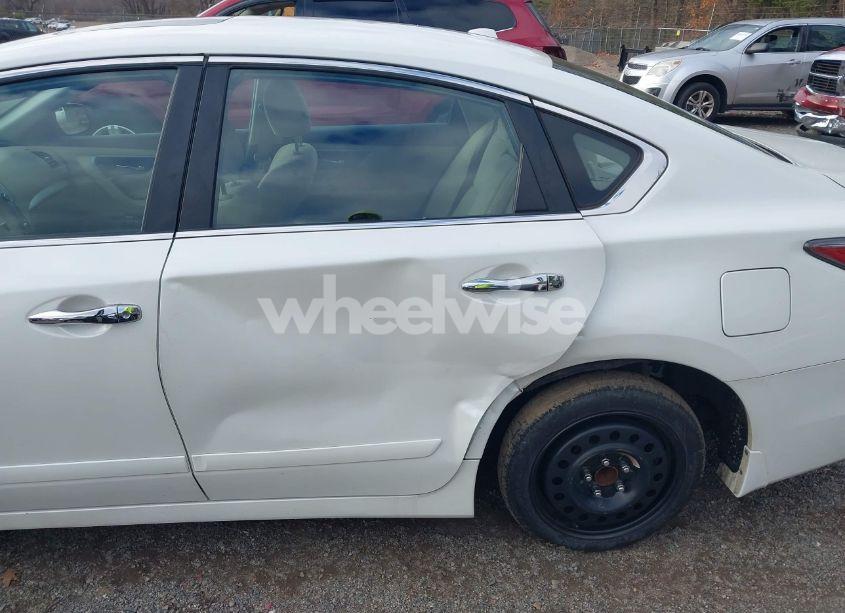 Photo 6 of 2015 Nissan Altima 2.5 SV (VIN 1N4AL3APXFC102699)