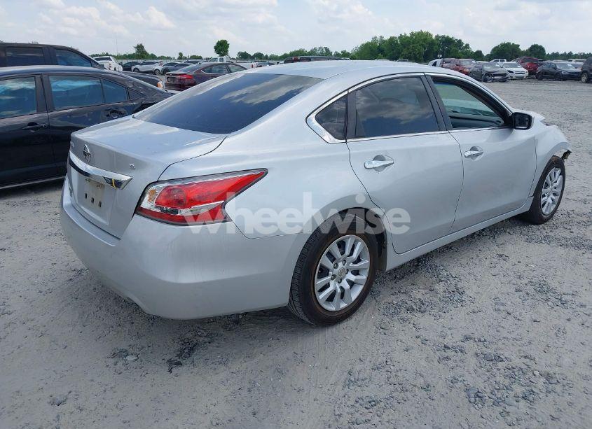 Photo 4 of 2015 Nissan Altima 2.5/2.5 S/2.5 SL/2.5 SV (VIN 1N4AL3APXFC122158)