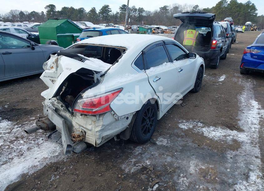Photo 4 of 2015 Nissan Altima 2.5 S (VIN 1N4AL3APXFC128008)