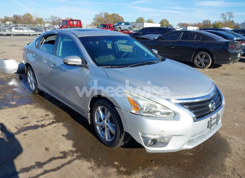 2015 Nissan Altima 2.5 SV (VIN 1N4AL3APXFC141325) main photo