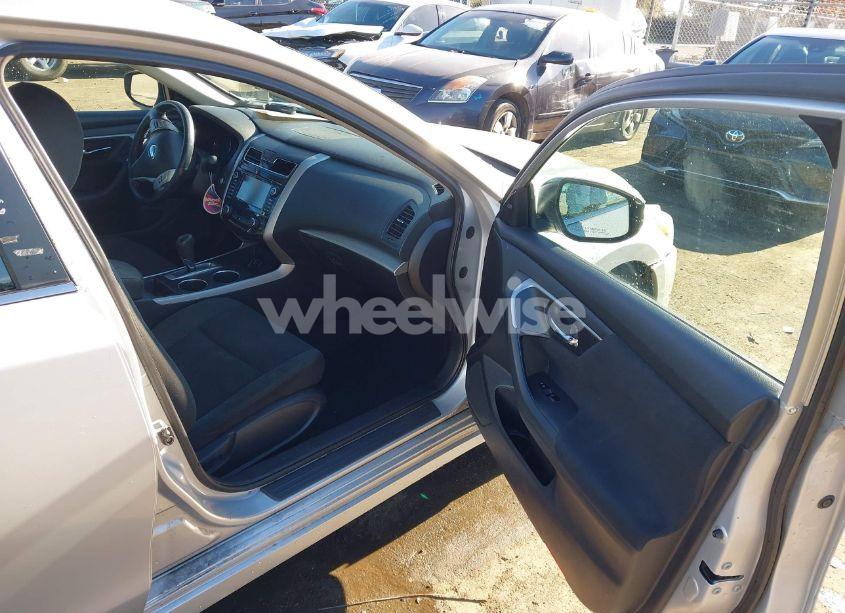 Photo 5 of 2015 Nissan Altima 2.5 SV (VIN 1N4AL3APXFC141325)