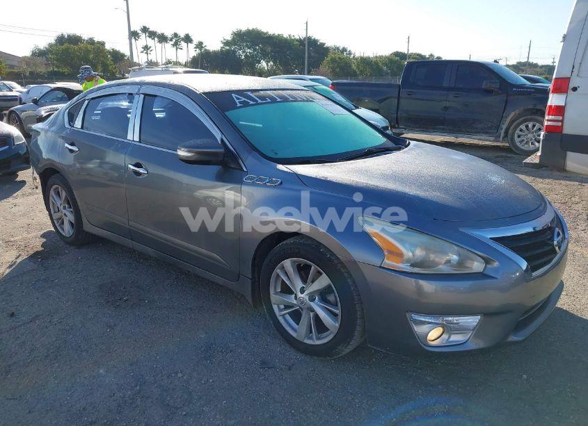 2015 Nissan Altima 2.5 SV (VIN 1N4AL3APXFC195532) main photo