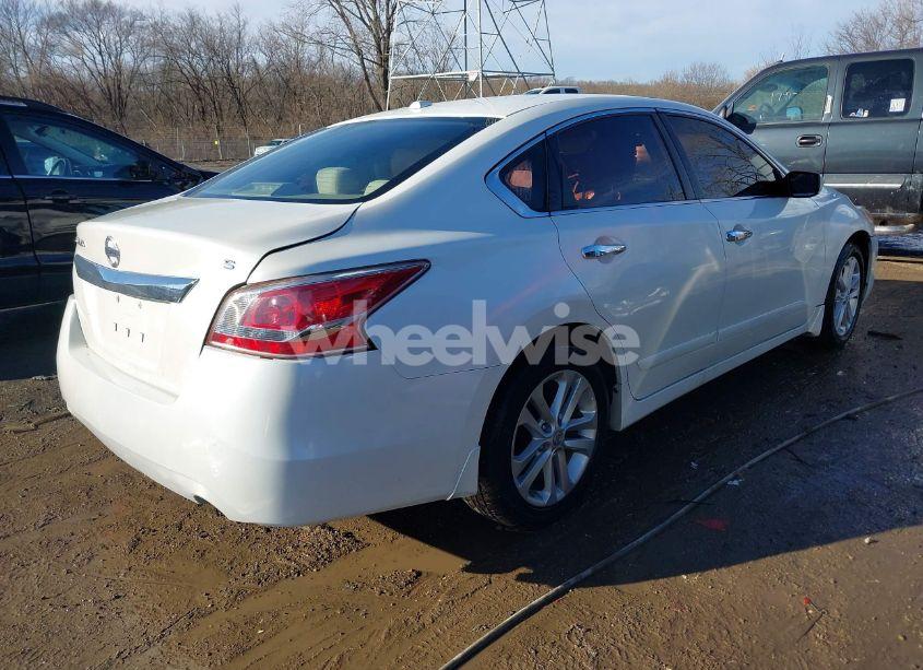 Photo 4 of 2015 Nissan Altima 2.5/2.5 S/2.5 SL/2.5 SV (VIN 1N4AL3APXFC205847)