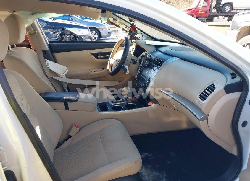 Photo 5 of 2015 Nissan Altima 2.5/2.5 S/2.5 SL/2.5 SV (VIN 1N4AL3APXFC205847)