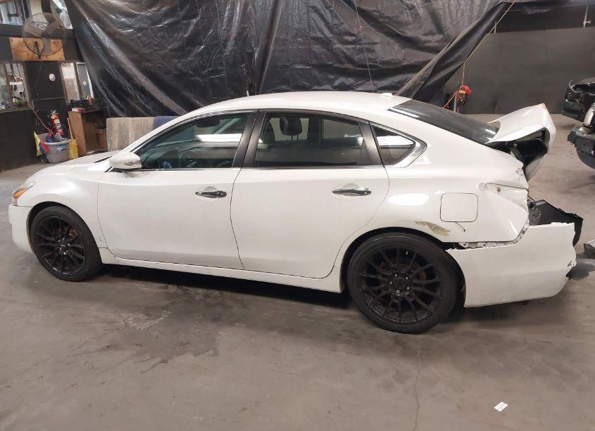 Photo 15 of 2015 Nissan Altima 2.5 SL (VIN 1N4AL3APXFC229419)