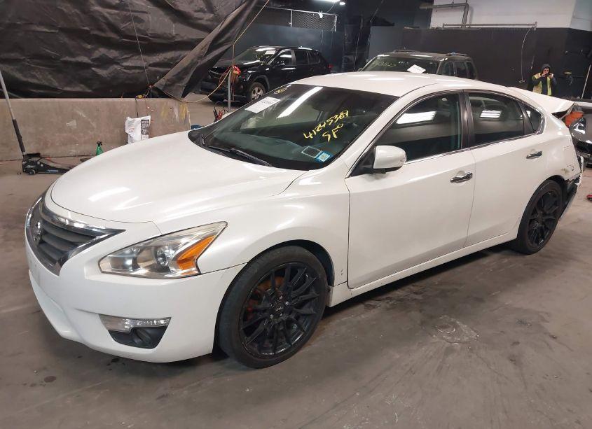 Photo 2 of 2015 Nissan Altima 2.5 SL (VIN 1N4AL3APXFC229419)
