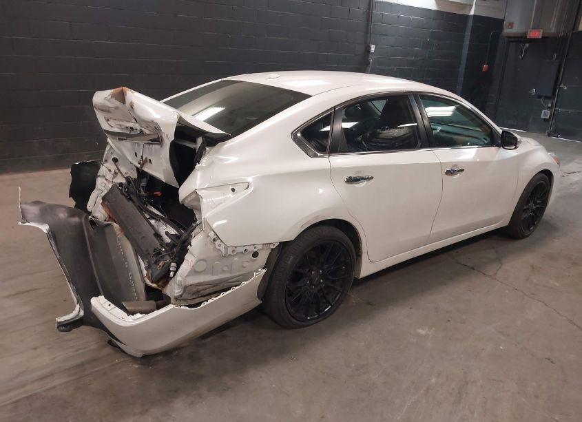 Photo 4 of 2015 Nissan Altima 2.5 SL (VIN 1N4AL3APXFC229419)