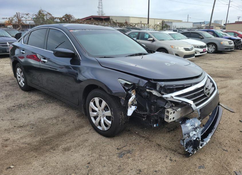 Photo 2 of 2015 Nissan Altima (VIN 1N4AL3APXFC236127)