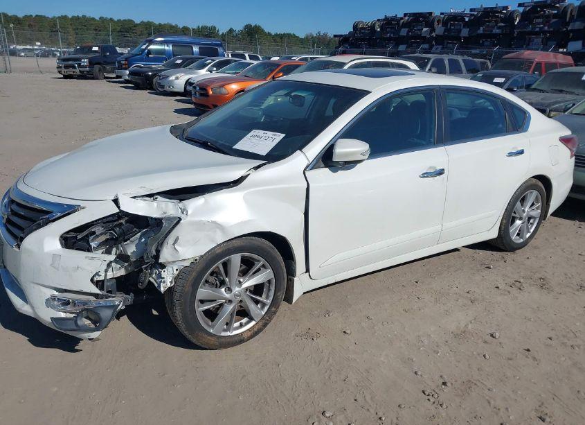 Photo 2 of 2015 Nissan Altima 2.5 SV (VIN 1N4AL3APXFC242249)