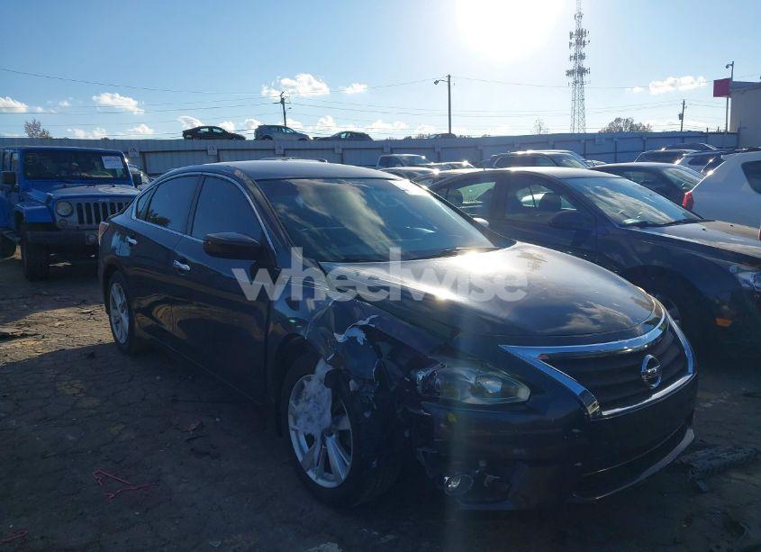 2015 Nissan Altima 2.5 SV (VIN 1N4AL3APXFC244079) main photo