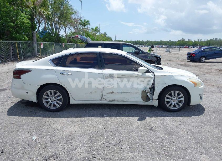 Photo 13 of 2015 Nissan Altima 2.5 S (VIN 1N4AL3APXFC294500)