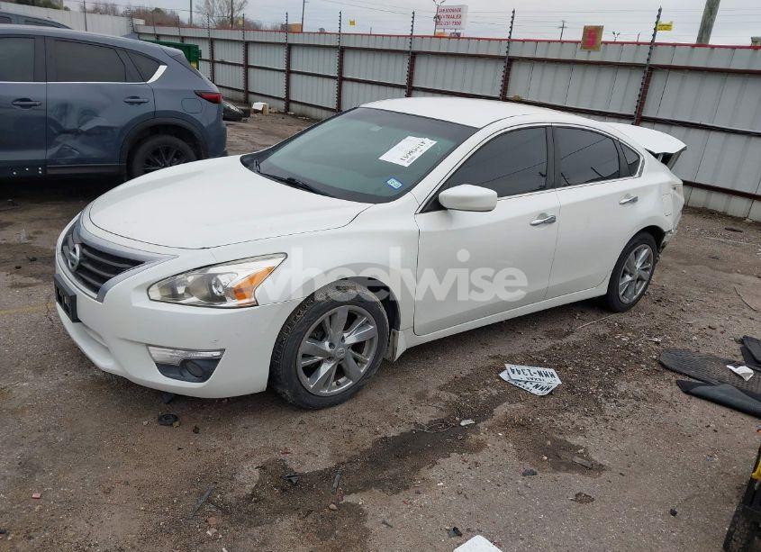 Photo 2 of 2015 Nissan Altima 2.5 SV (VIN 1N4AL3APXFC420290)