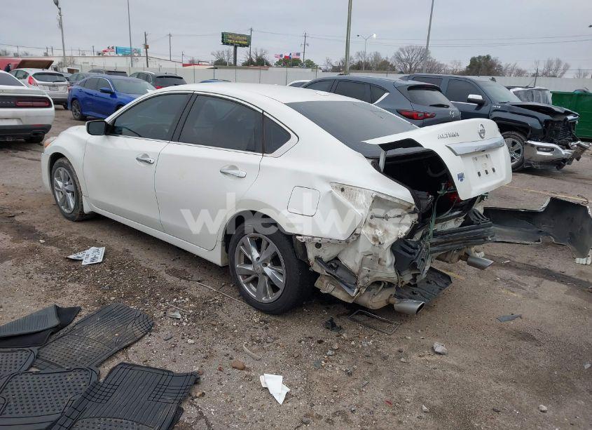 Photo 3 of 2015 Nissan Altima 2.5 SV (VIN 1N4AL3APXFC420290)