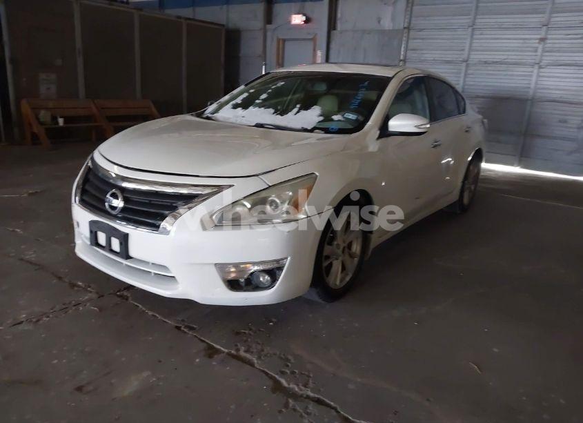 Photo 2 of 2015 Nissan Altima 2.5 SL (VIN 1N4AL3APXFC441284)