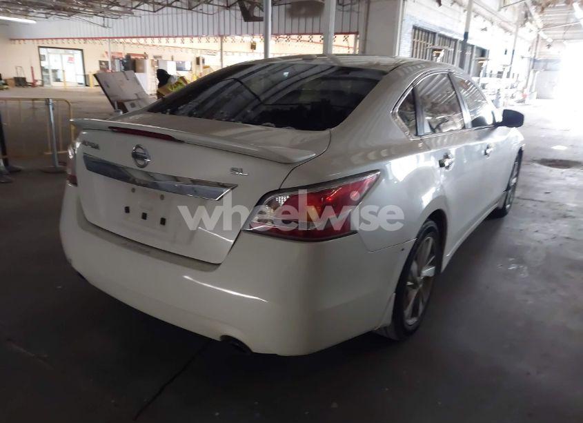 Photo 4 of 2015 Nissan Altima 2.5 SL (VIN 1N4AL3APXFC441284)