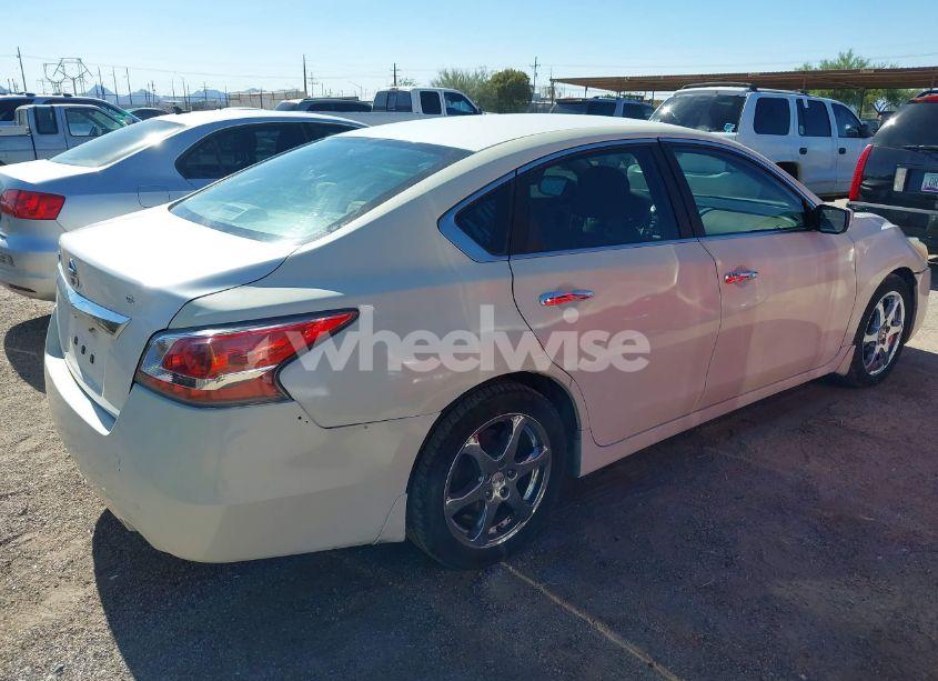 Photo 4 of 2015 Nissan Altima 2.5 S (VIN 1N4AL3APXFC464919)