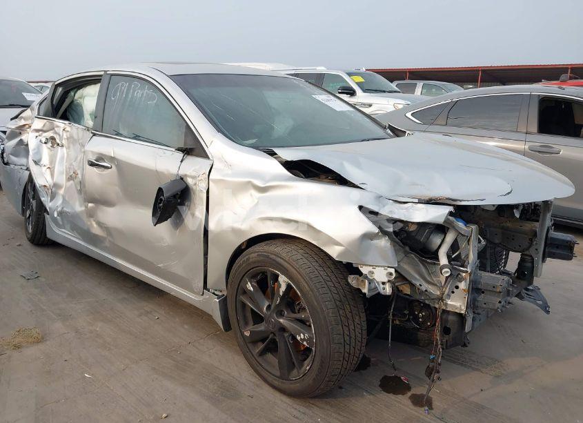 2015 Nissan Altima 2.5 SV (VIN 1N4AL3APXFC480070) main photo