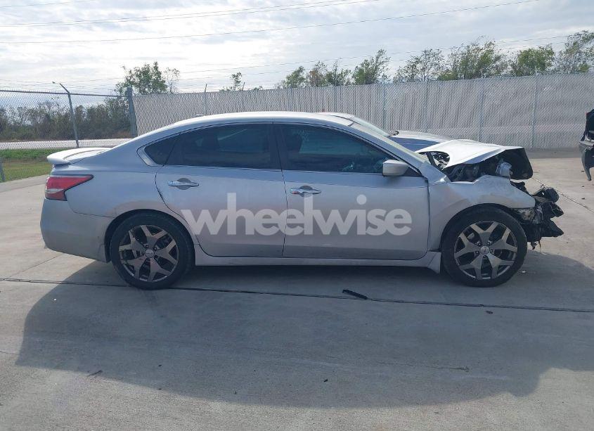 Photo 13 of 2015 Nissan Altima 2.5 S (VIN 1N4AL3APXFC485382)